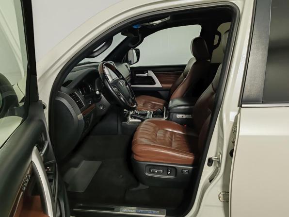 Toyota Land Cruiser 200 Series Рестайлинг 2 с пробегом 2020 года, цена 4 999 000 рублей, 331863 км, внедорожник, Автокод Объявления