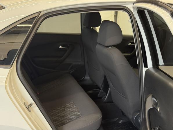 Volkswagen Polo V Рестайлинг с пробегом 2019 года, цена 1 090 000 рублей, 147170 км, седан, Автокод Объявления