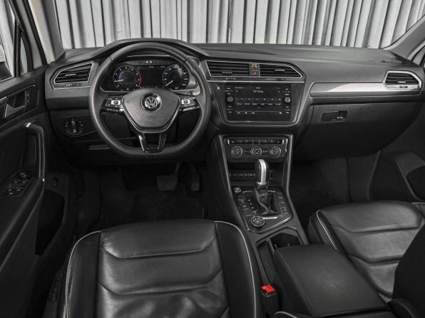 Volkswagen Tiguan II с пробегом 2018 года, цена 2 548 000 рублей, 107537 км, внедорожник, Автокод Объявления