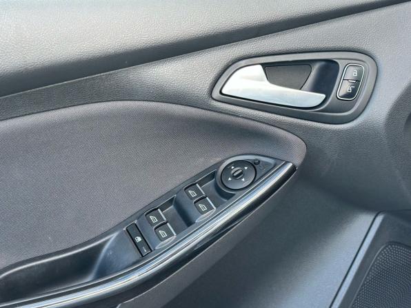 Ford Focus III Рестайлинг с пробегом 2016 года, цена 1 280 000 рублей, 95500 км, хэтчбек, Автокод Объявления