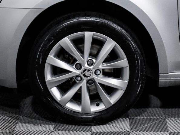 Skoda Octavia III (A7) Рестайлинг с пробегом 2017 года, цена 2 098 000 рублей, 78237 км, лифтбек, Автокод Объявления