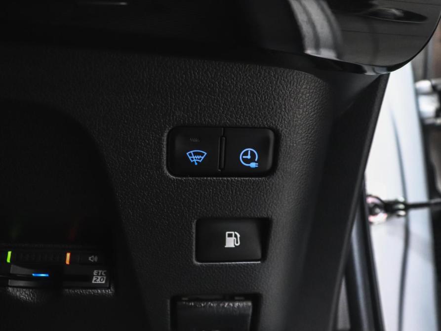Toyota Prius IV (XW50) Красноярск  - изображение 17