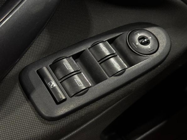 Ford Kuga I с пробегом 2011 года, цена 950 000 рублей, 199923 км, внедорожник, Автокод Объявления