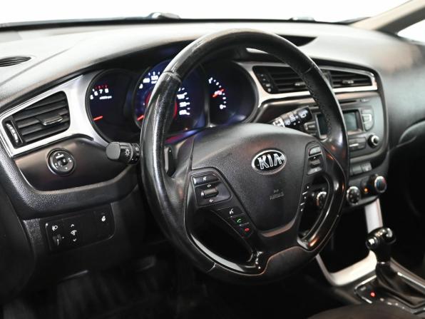 Kia Ceed II Рестайлинг с пробегом 2017 года, цена 1 250 000 рублей, 181934 км, хэтчбек, Автокод Объявления