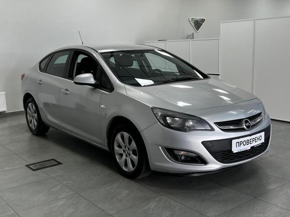 Opel Astra J Рестайлинг с пробегом 2013 года, цена 600 000 рублей, 263847 км, седан, Автокод Объявления