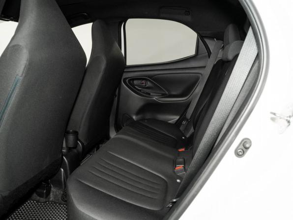 Toyota Yaris IV с пробегом 2020 года, цена 990 500 рублей, 104053 км, хэтчбек, Автокод Объявления