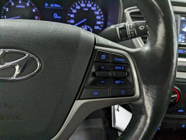 Hyundai Solaris II с пробегом 2019 года, цена 1 240 000 рублей, 178540 км, седан, Автокод Объявления