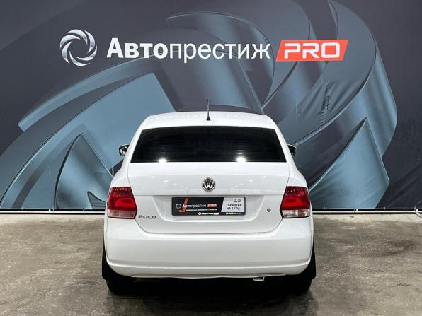 Volkswagen Polo V с пробегом 2013 года, цена 885 000 рублей, 107736 км, седан, Автокод Объявления