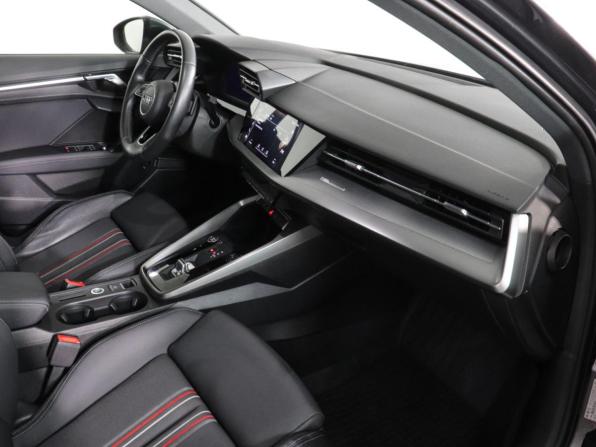 Audi A3 IV (8Y) с пробегом 2021 года, цена 2 947 000 рублей, 35346 км, хэтчбек, Автокод Объявления
