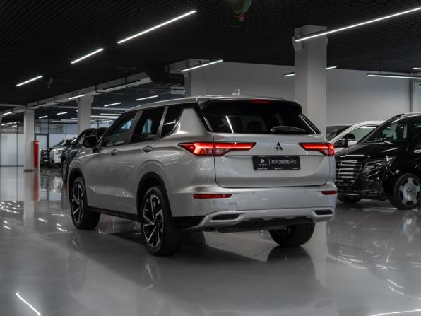 Mitsubishi Outlander IV с пробегом 2022 года, цена 4 050 000 рублей, 58520 км, внедорожник, Автокод Объявления