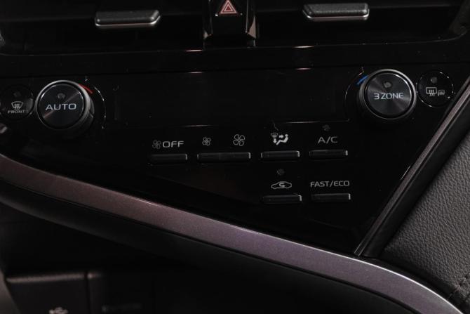 Toyota Camry VIII (XV70) с пробегом 2021 года, цена 3 769 000 рублей, 50200 км, седан, Автокод Объявления