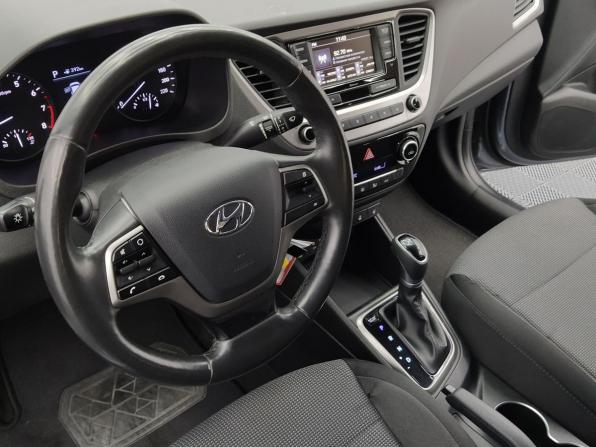 Hyundai Solaris II с пробегом 2018 года, цена 1 340 000 рублей, 50600 км, седан, Автокод Объявления