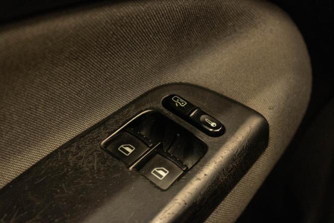 Skoda Octavia I (A4) Рестайлинг с пробегом 2007 года, цена 330 000 рублей, 248998 км, лифтбек, Автокод Объявления