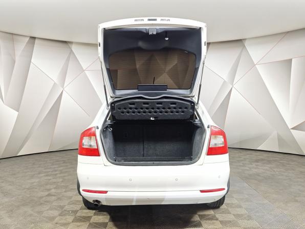 Skoda Octavia II (A5) Рестайлинг с пробегом 2013 года, цена 697 000 рублей, 251929 км, лифтбек, Автокод Объявления