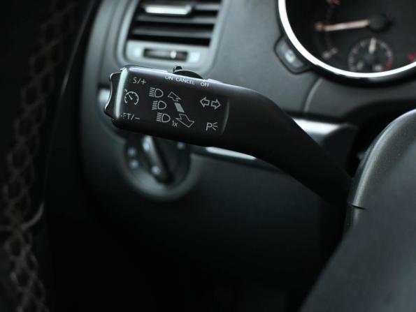 Skoda Yeti I Рестайлинг с пробегом 2015 года, цена 1 324 000 рублей, 252307 км, внедорожник, Автокод Объявления