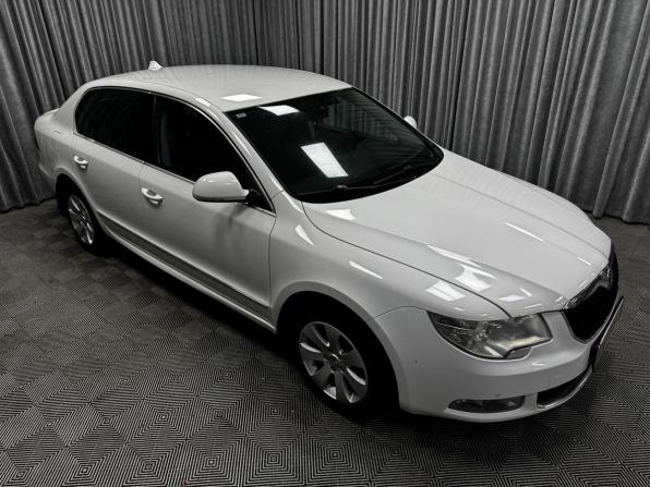 Skoda Superb II с пробегом 2012 года, цена 999 000 рублей, 280840 км, лифтбек, Автокод Объявления
