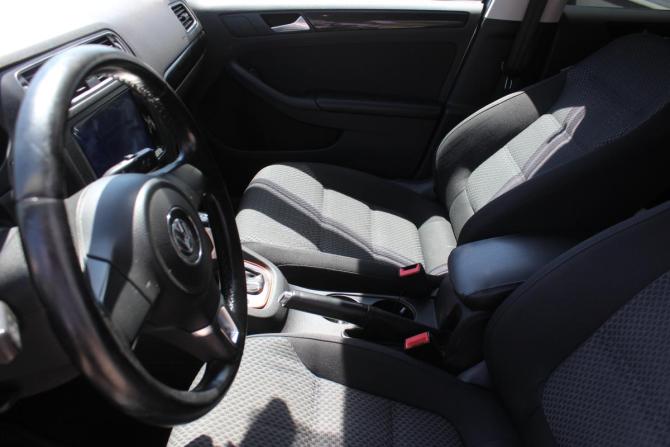 Volkswagen Jetta VI с пробегом 2013 года, цена 967 000 рублей, 241744 км, седан, Автокод Объявления