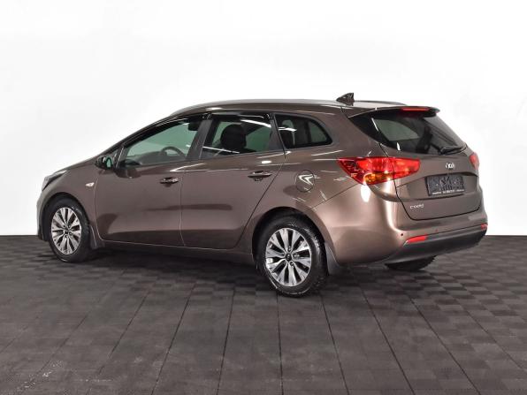 Kia Ceed II Рестайлинг с пробегом 2018 года, цена 930 000 рублей, 92964 км, универсал, Автокод Объявления