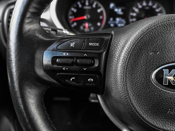 Kia Rio IV Рестайлинг с пробегом 2021 года, цена 1 719 000 рублей, 73273 км, седан, Автокод Объявления