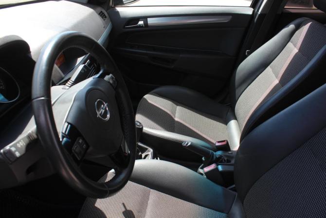 Opel Astra H Рестайлинг с пробегом 2011 года, цена 737 000 рублей, 123271 км, седан, Автокод Объявления