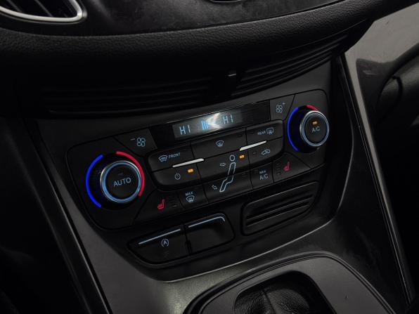 Ford C-MAX II Рестайлинг с пробегом 2017 года, цена 1 100 000 рублей, 152993 км, компактвэн, Автокод Объявления