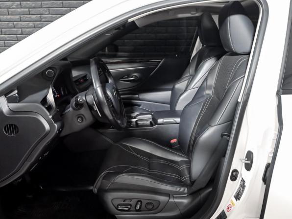 Lexus ES VII с пробегом 2019 года, цена 4 200 000 рублей, 79027 км, седан, Автокод Объявления