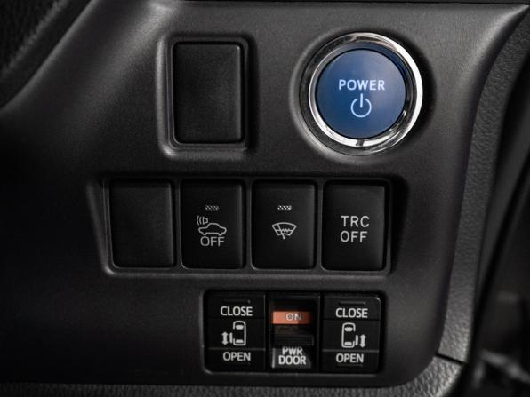 Toyota Noah III (R80) с пробегом 2015 года, цена 1 700 000 рублей, 207169 км, минивэн, Автокод Объявления