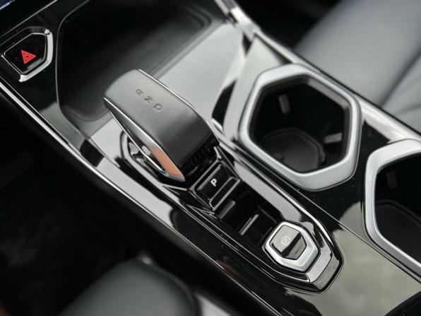 Geely Atlas II с пробегом 2025 года, цена 3 299 000 рублей, 6169 км, внедорожник, Автокод Объявления