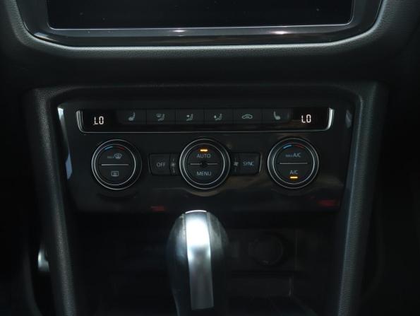 Volkswagen Tiguan II с пробегом 2020 года, цена 2 580 000 рублей, 117700 км, внедорожник, Автокод Объявления