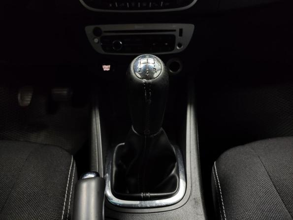 Renault Fluence I Рестайлинг с пробегом 2013 года, цена 650 000 рублей, 143000 км, седан, Автокод Объявления