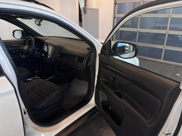 Mitsubishi Outlander III Рестайлинг 3 с пробегом 2022 года, цена 3 135 000 рублей, 31744 км, внедорожник, Автокод Объявления