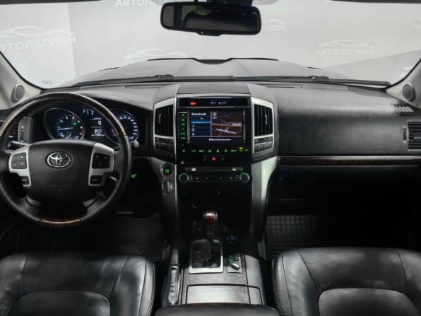 Toyota Land Cruiser 200 Series Рестайлинг 1 с пробегом 2012 года, цена 4 250 000 рублей, 200000 км, внедорожник, Автокод Объявления