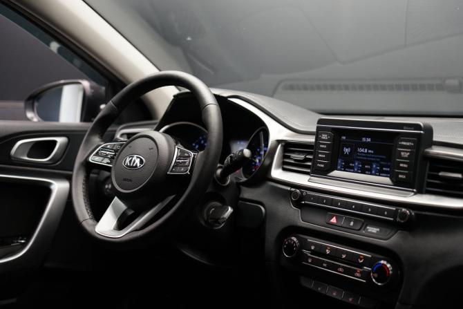 Kia Ceed III с пробегом 2019 года, цена 1 688 000 рублей, 179624 км, универсал, Автокод Объявления