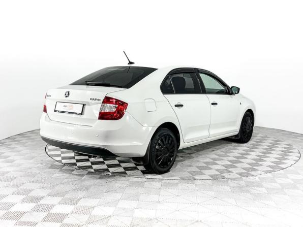 Skoda Rapid I с пробегом 2017 года, цена 956 000 рублей, 119658 км, лифтбек, Автокод Объявления