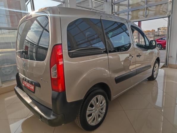 Peugeot Partner II с пробегом 2011 года, цена 409 000 рублей, 381000 км, минивэн, Автокод Объявления