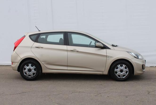 Hyundai Solaris I с пробегом 2012 года, цена 650 000 рублей, 209019 км, хэтчбек, Автокод Объявления