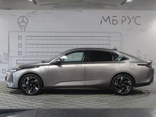 Changan Lamore с пробегом 2024 года, цена 2 090 000 рублей, 6600 км, седан, Автокод Объявления