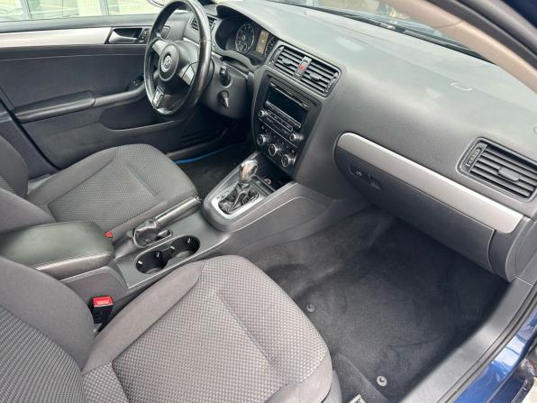 Volkswagen Jetta VI с пробегом 2012 года, цена 750 000 рублей, 285205 км, седан, Автокод Объявления