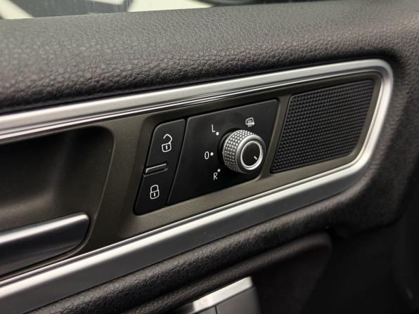 Volkswagen Touareg II Рестайлинг с пробегом 2015 года, цена 2 845 000 рублей, 144475 км, внедорожник, Автокод Объявления