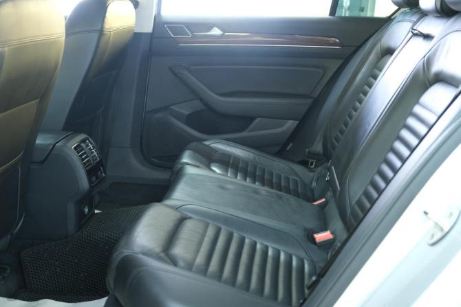 Volkswagen Passat B8 с пробегом 2015 года, цена 1 649 000 рублей, 210300 км, седан, Автокод Объявления