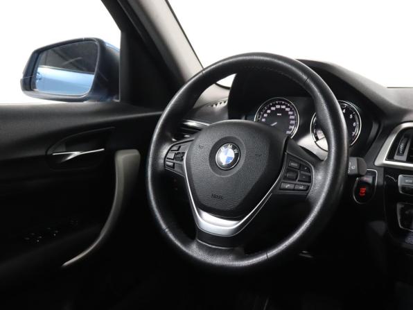 BMW 1 серии II (F20/F21) Рестайлинг 2 с пробегом 2017 года, цена 1 679 900 рублей, 94108 км, хэтчбек, Автокод Объявления