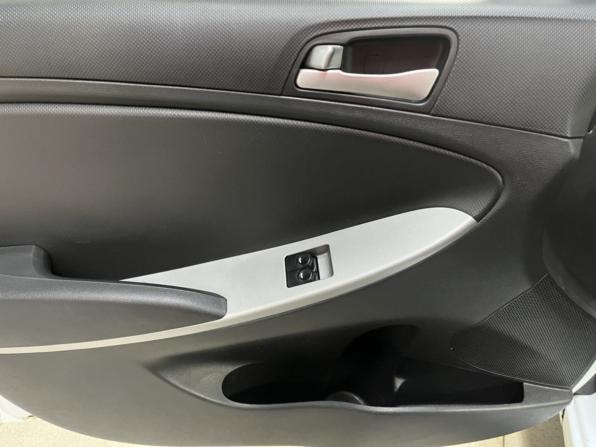 Hyundai Solaris I с пробегом 2013 года, цена 795 000 рублей, 191850 км, хэтчбек, Автокод Объявления
