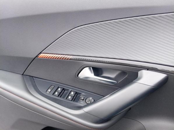 Peugeot 2008 II с пробегом 2021 года, цена 1 899 000 рублей, 9678 км, внедорожник, Автокод Объявления