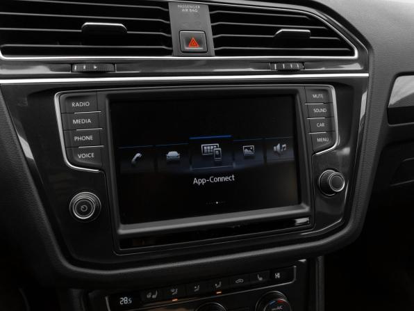 Volkswagen Tiguan II с пробегом 2017 года, цена 2 380 000 рублей, 159097 км, внедорожник, Автокод Объявления