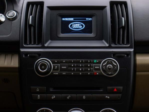 Land Rover Freelander II Рестайлинг 2 с пробегом 2013 года, цена 1 208 000 рублей, 310191 км, внедорожник, Автокод Объявления