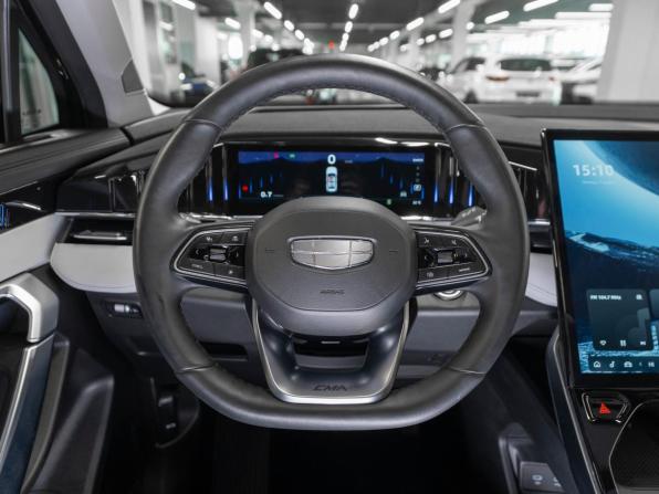 Geely Atlas II с пробегом 2024 года, цена 3 260 000 рублей, 21852 км, внедорожник, Автокод Объявления