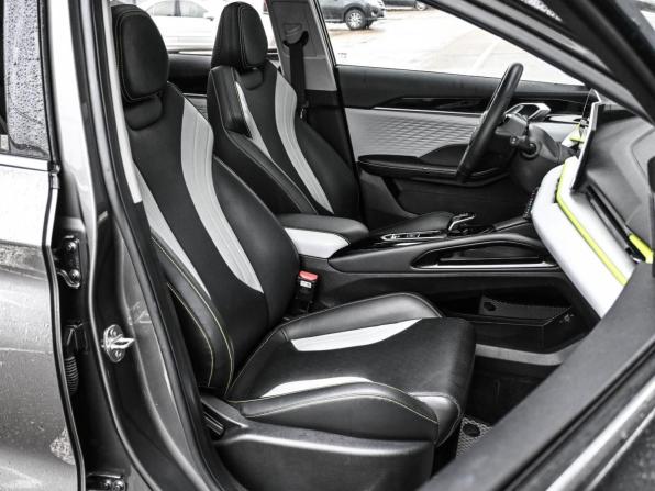 Geely Coolray I Рестайлинг с пробегом 2023 года, цена 2 099 000 рублей, 49579 км, внедорожник, Автокод Объявления