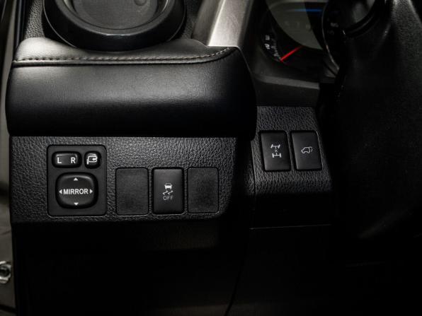 Toyota RAV4 IV (XA40) Рестайлинг с пробегом 2015 года, цена 2 385 000 рублей, 107500 км, внедорожник, Автокод Объявления
