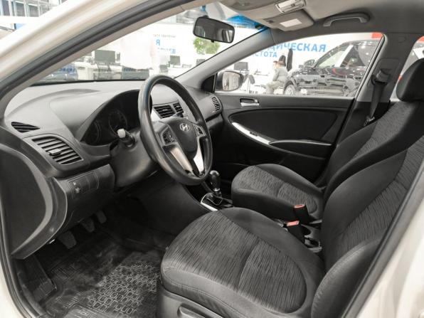Hyundai Solaris I Рестайлинг с пробегом 2015 года, цена 865 000 рублей, 178276 км, седан, Автокод Объявления
