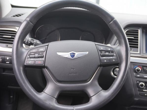 Hyundai Genesis II с пробегом 2014 года, цена 2 150 000 рублей, 128095 км, седан, Автокод Объявления